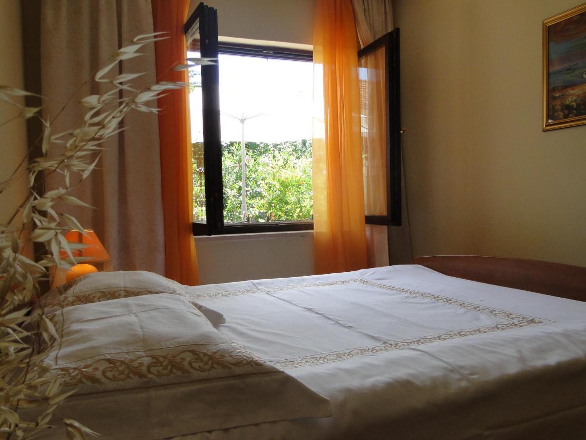 Villa Agava Vrboska Ngoại thất bức ảnh